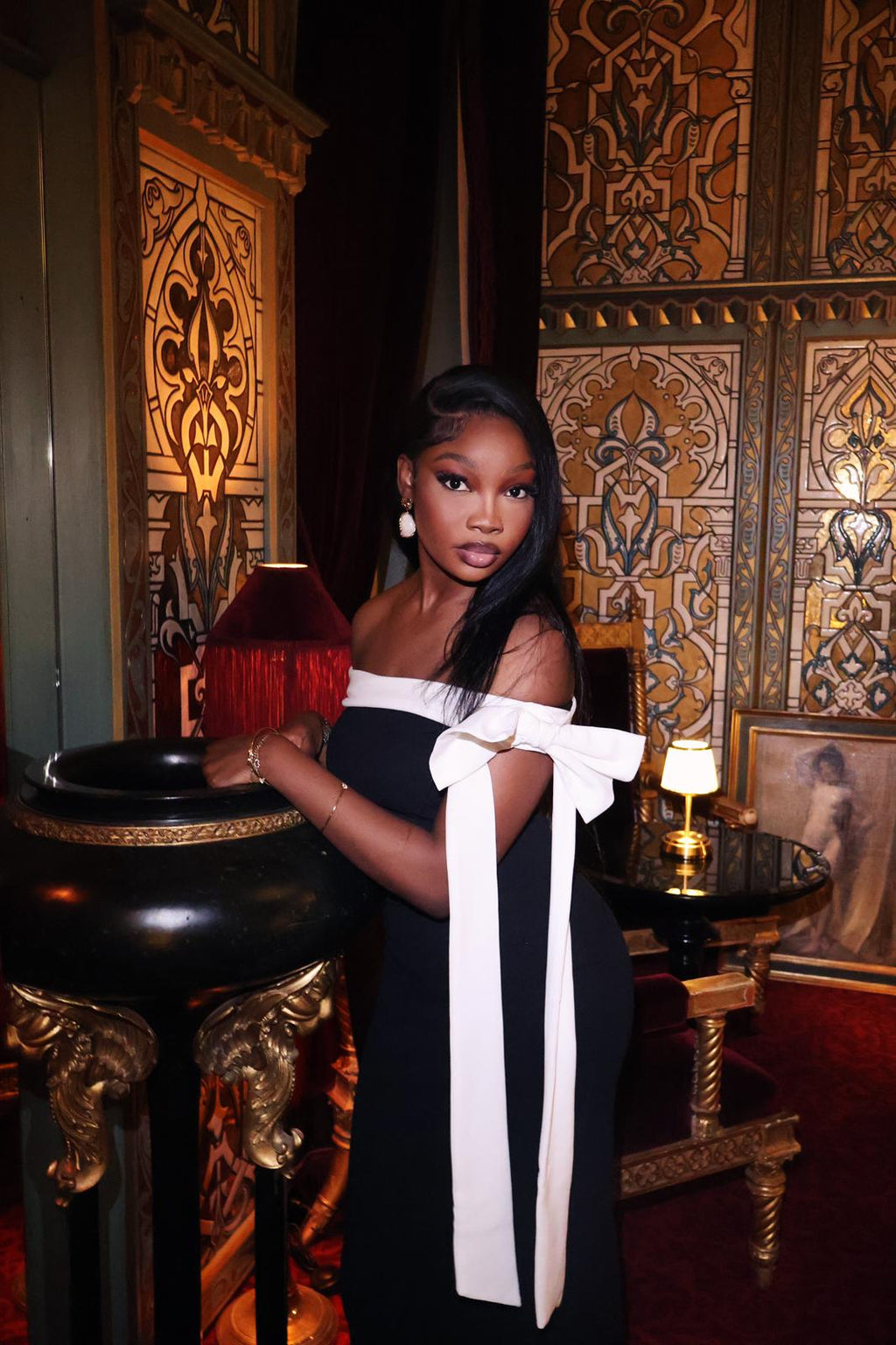 Robe black and white